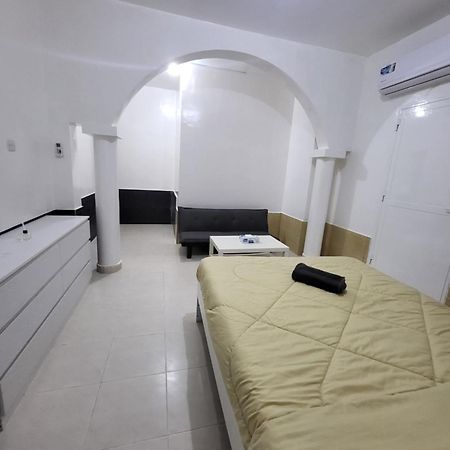 Corniche Full Studio Apartment อาบูดาบี ภายนอก รูปภาพ
