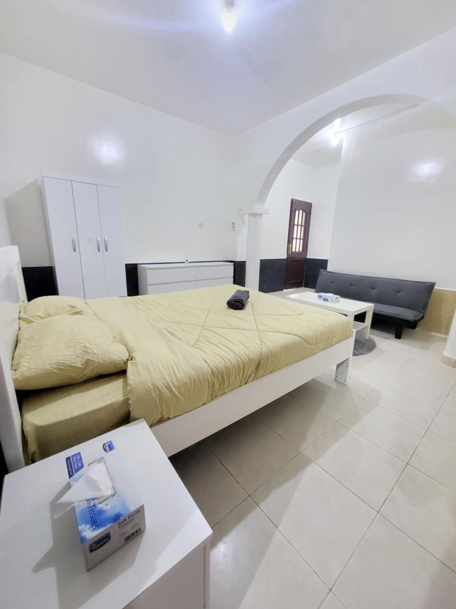Corniche Full Studio Apartment อาบูดาบี ภายนอก รูปภาพ