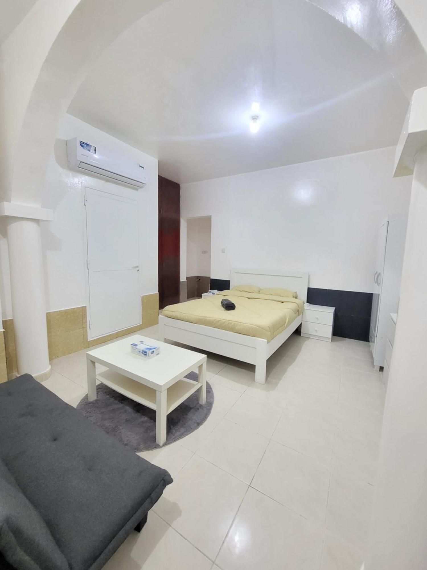 Corniche Full Studio Apartment อาบูดาบี ภายนอก รูปภาพ