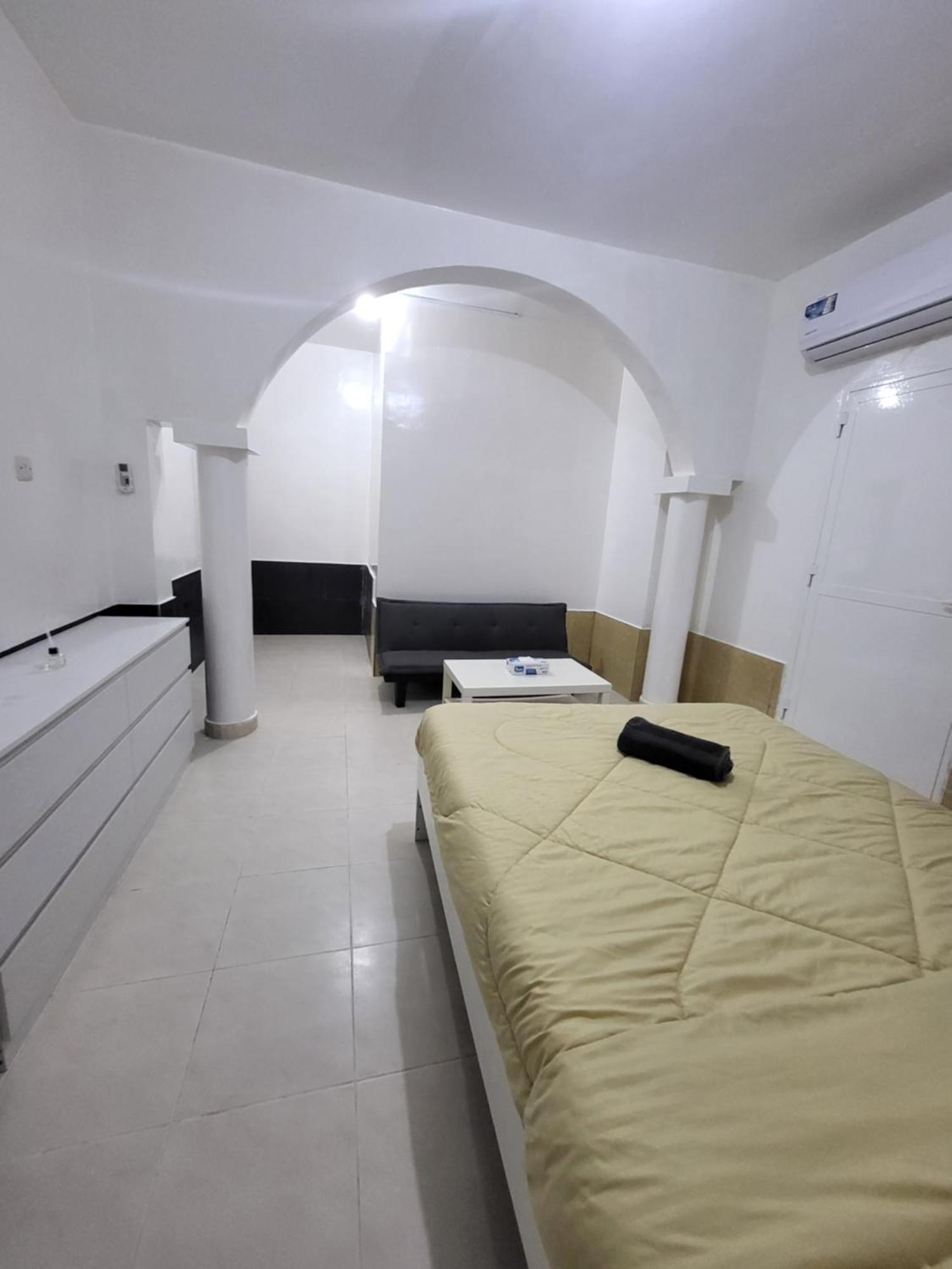 Corniche Full Studio Apartment อาบูดาบี ภายนอก รูปภาพ
