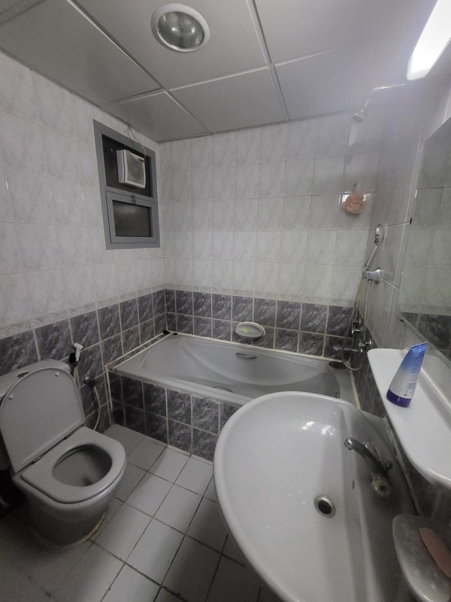 Corniche Full Studio Apartment อาบูดาบี ภายนอก รูปภาพ