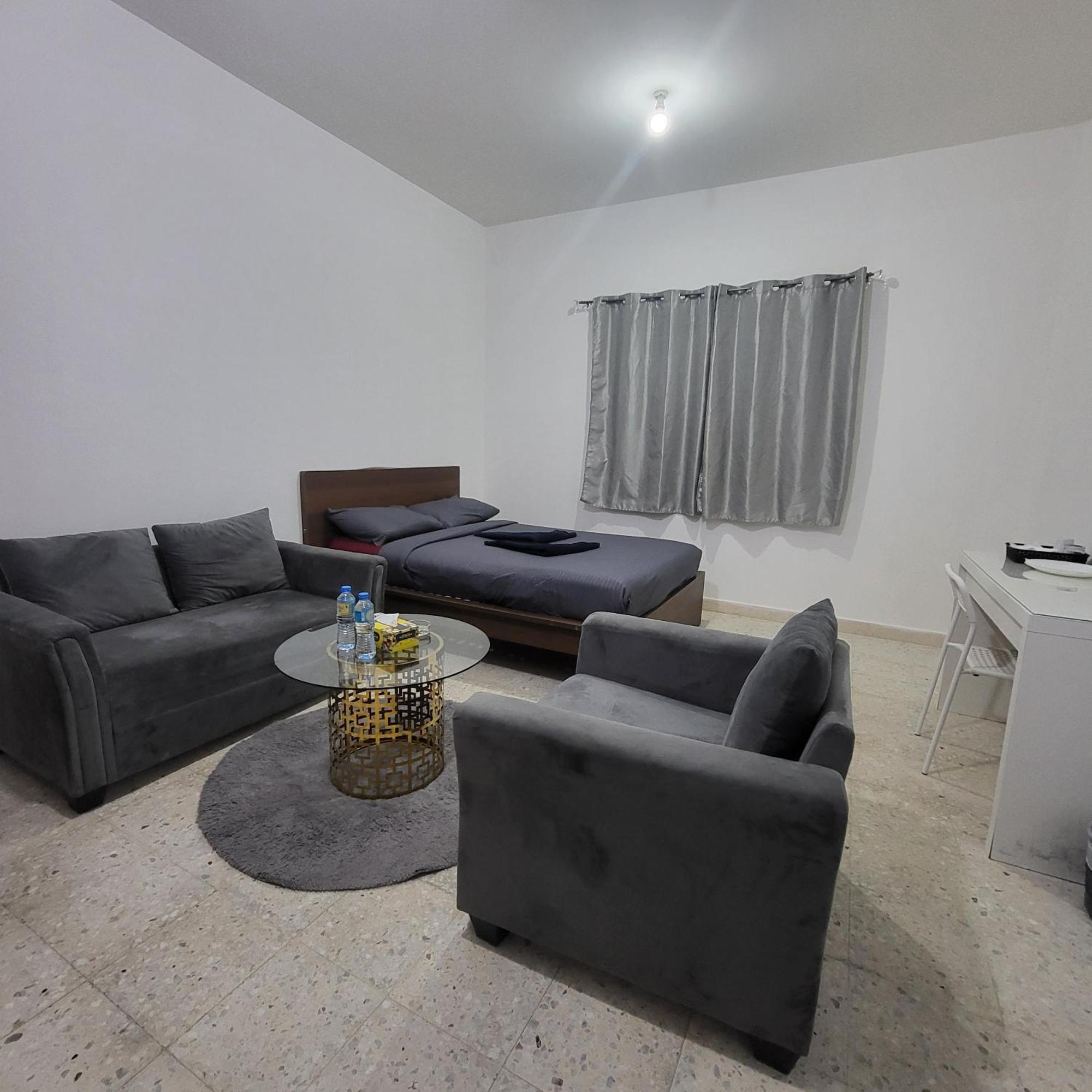 Corniche Full Studio Apartment อาบูดาบี ภายนอก รูปภาพ